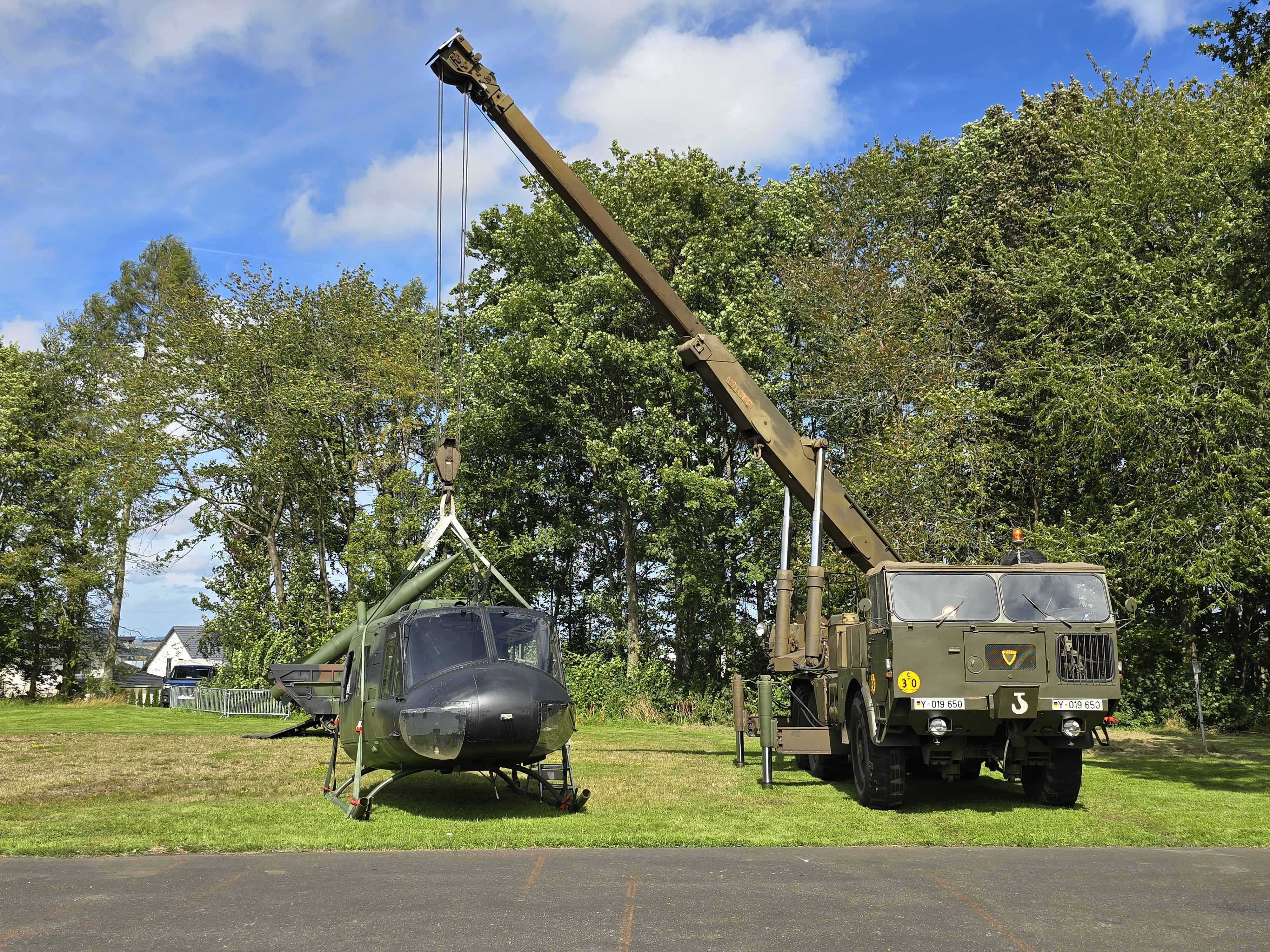 Bell UH-1D_Kran